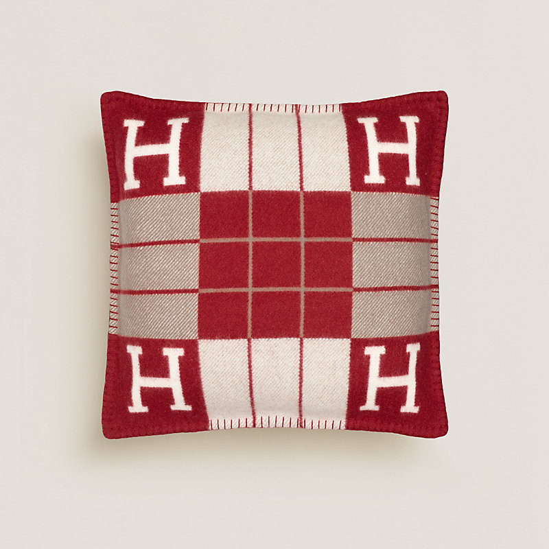 Hermes クッション<アヴァロンIII＞PM クッション 《アヴァロンIII》 PM | Hermès - エルメス-公式サイト